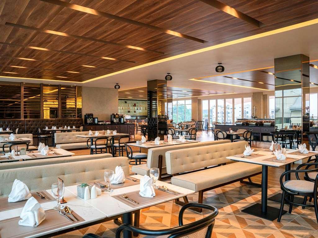 Mercure Langkawi Pantai Cenang Restaurante foto